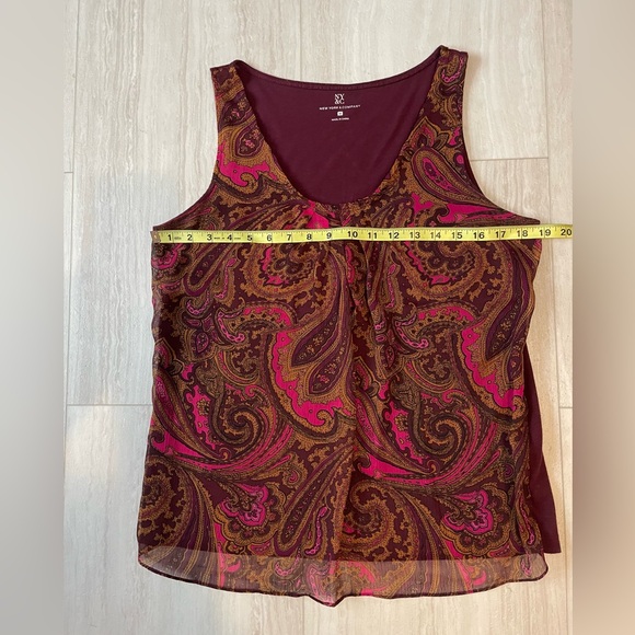 NY&C Sleeveless Burgundy Paisley Print Mixed Media Top - Picture 5 of 6